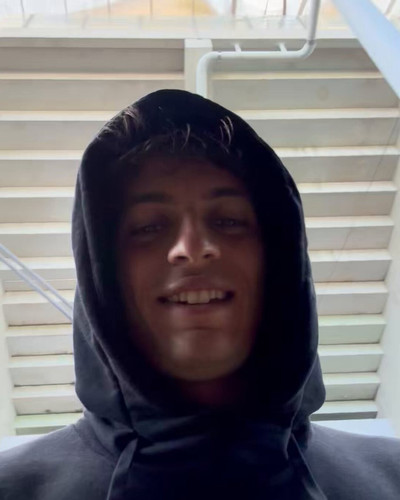 JmmVbvDzfVzr IxU.jpg