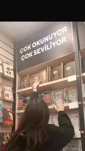 YeDshUaOfk4dQA8S.jpg