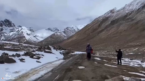 2 deyv0DGRSKA9ty.jpg