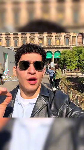 ef q4QjJ7ldpn6YZ.jpg