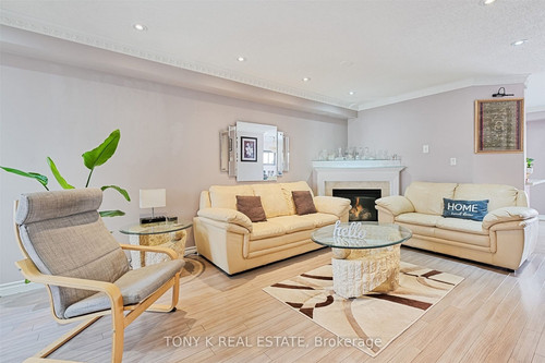 54361B42 16EE 4310 9E3F 93F287373D13.jpg