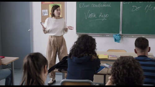 Amal.2023.1080p.MAX.WEB DL.CZ FR.x264 My.mkv snapshot 00.04.16 [2025.04.02 11.44.08].jpg