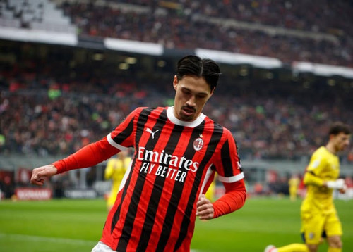 488600262 1062555302573154 2893567253732721106 n.jpg?stp=dst jpg s720x720 tt6& nc cat=100&ccb=1 7& n.jpg