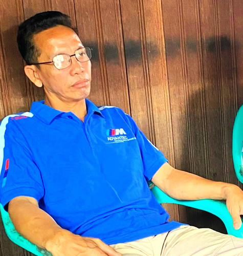 Baon Bango, pak Damang (baju biru).jpg