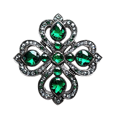 designbanda luxurious amulet with green stones in the shape o f6292655 d883 4cc2 ae0a e19336184ab7 3.png