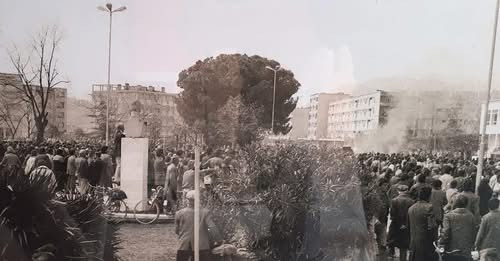 1950581238203724586?url=https%3A%2F%2Fshqiptarja.com%2Fuploads%2F780x440%2F1743579910 2prilli1991.jp.jpg