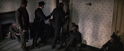 The.Molly.Maguires.1970.1080p .BluRay.EN.DD+5.1.x265 r00t.mkv snapshot 01.24.30 [2025.04.02 11.30.10.jpg