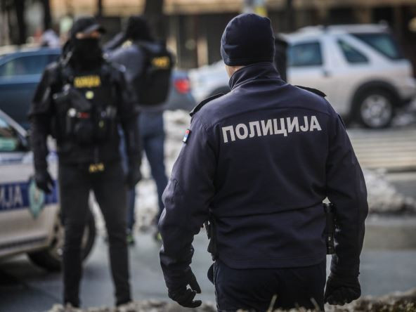 VELIKA AKCIJA PROTIV KORUPCIJE Uhapšene 24 osobe zbog pranja para: Vlasnik preduzeća iz Kragujevca stavio u džep preko 318 miliona!