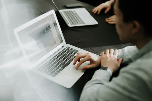 Methods by which Hindi Translation Improves the Online Shopping Experience for Indian Consumers.jpg