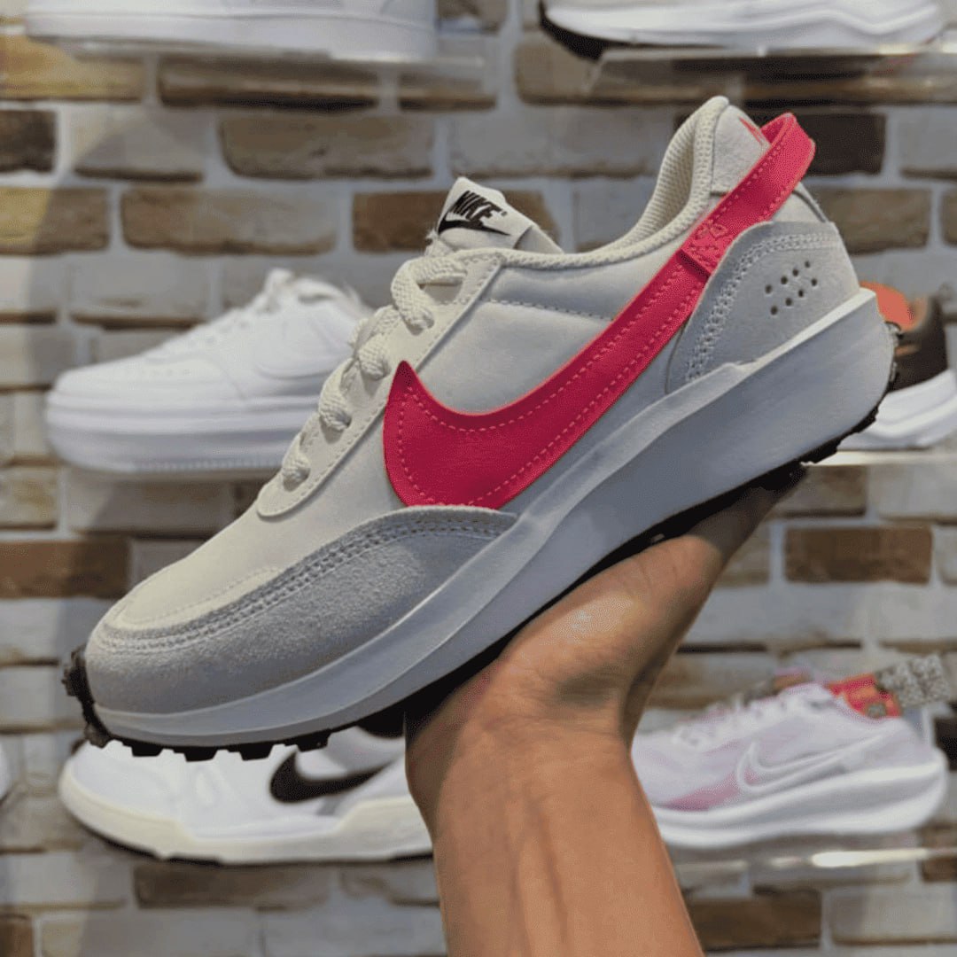Tênis Nike Waffle Debut Feminino