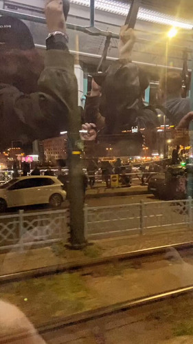 G 16KSzfeskPdP1X.jpg