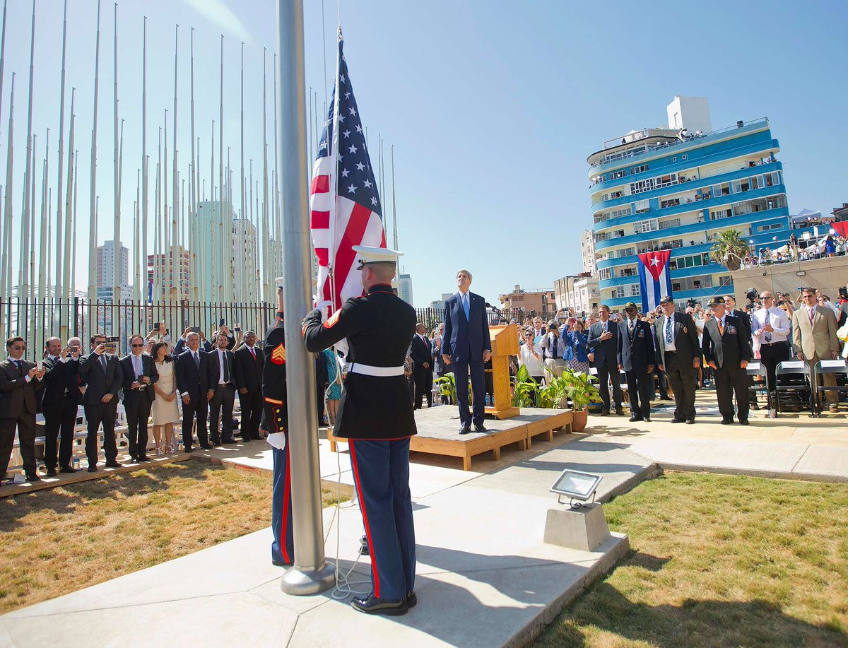 54 anni dopo torna ad essere issata la bandiera USA all'ambasciata in Cuba -VIDEO