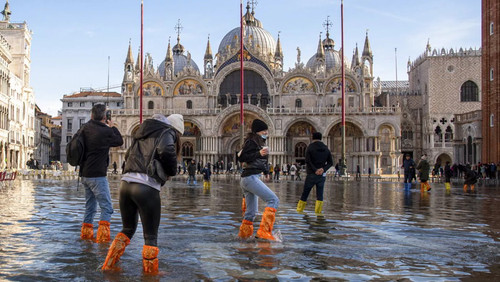 acqua alta venezia.jpg