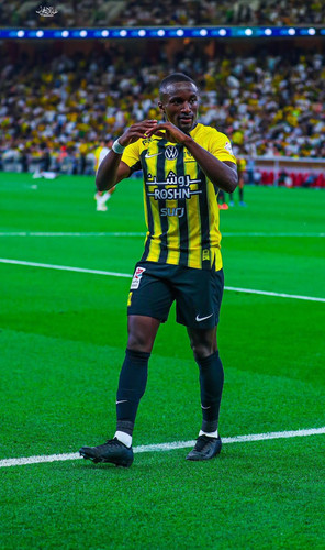 Gm70YzEWoAAA Tc.jpg