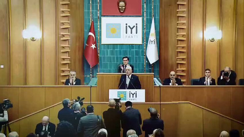 EWUcuHFmylbJ Yi .jpg