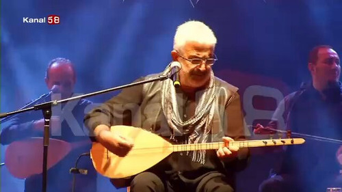 q2rgGl4eWzNHfllS.jpg