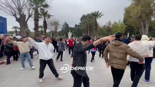oOjIe29Yqs0iOUAv.jpg