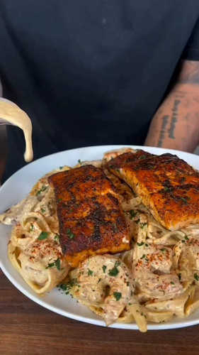 SvybWKaHxSI3TJgJ.jpg