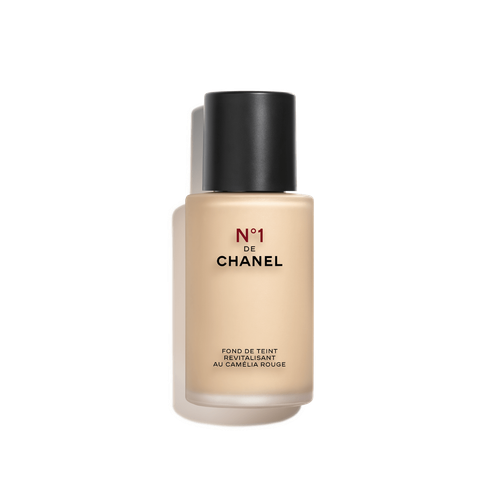n 1 de chanel revitalizing foundation illuminates moisturizes protects b20 1fl oz packshot default 1.png