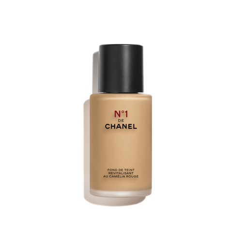 n 1 de chanel revitalizing foundation illuminates moisturizes protects b80 1fl oz packshot default 1.png