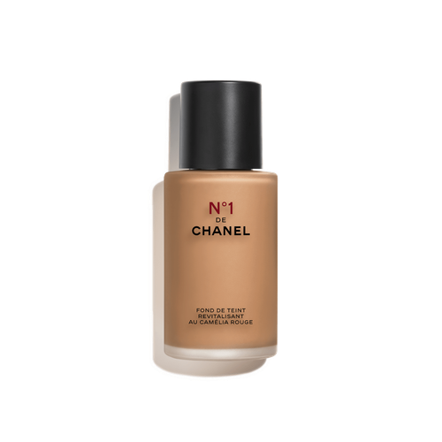 n 1 de chanel revitalizing foundation illuminates moisturizes protects b110 1fl oz packshot default .png