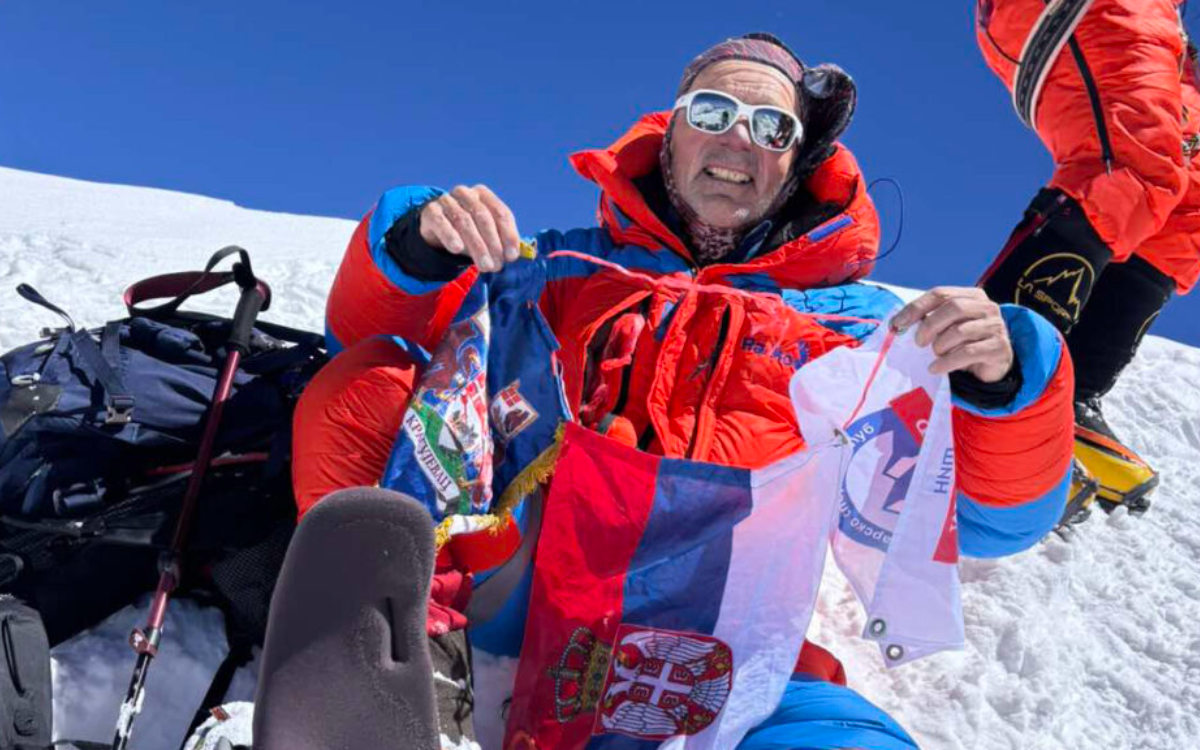 DRAGAN IZ KRAGUJEVCA ISPISAO ISTORIJU: Prvi je planinar iz Srbije koji je osvojio sedmi najviši vrh sveta!
