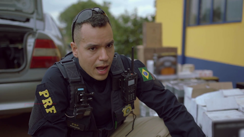 Operacao.Fronteira.Brasil.S01E01.Cegonha.Carregada.1080p.DSCP.WEB DL.AAC2.0.H.264 CBR 005.png