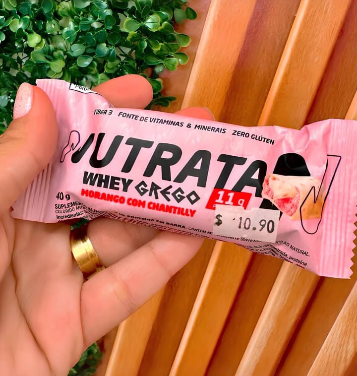 Barra de proteina Whey Grego Bar 480g sabor morango com chantilly c/ 12 unidades 40g