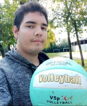 2025 04 17 jugué con una pelota de vóley turquesa.jpg