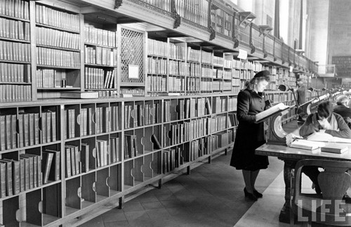 NYC public Library 1944.jpg