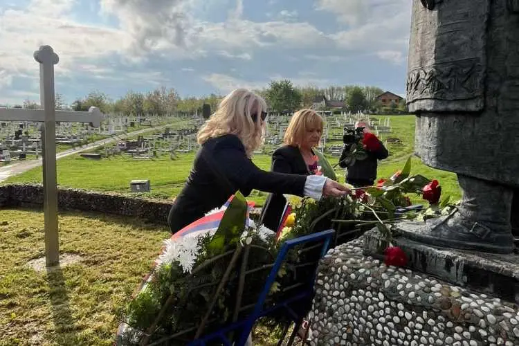 Predstavnici grada Kragujevca u Kozarskoj Dubici povodom obeležavanja Dana opštine