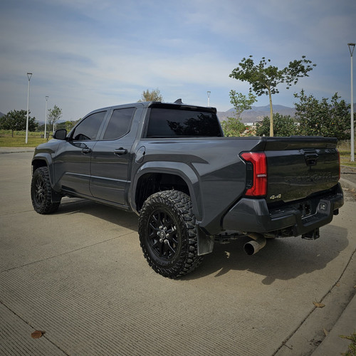 WhatsApp Image 2025 04 30 at 16.33.27.jpg