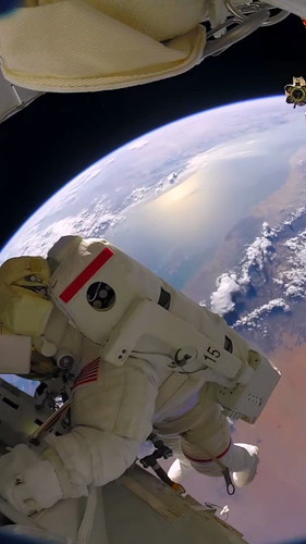 Rj83gHg YJw763gA.jpg