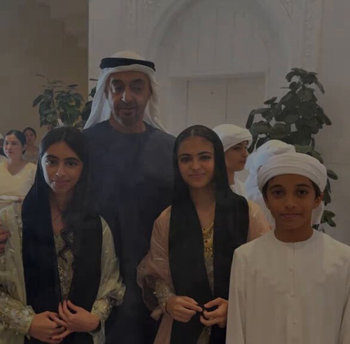 VI8et iI0yjD2ZYV.jpg