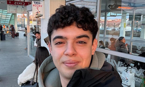 Gn jJteWwAAnkT2.png