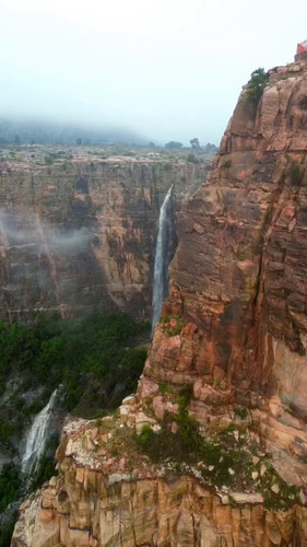 r5e17pAMyNg SwEI.jpg