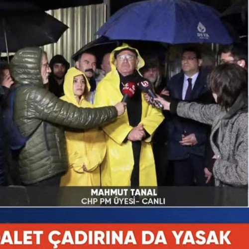 GoDUze7WwAAXQeM.jpg