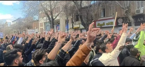 GoAdfOyW8AADZLl.jpg