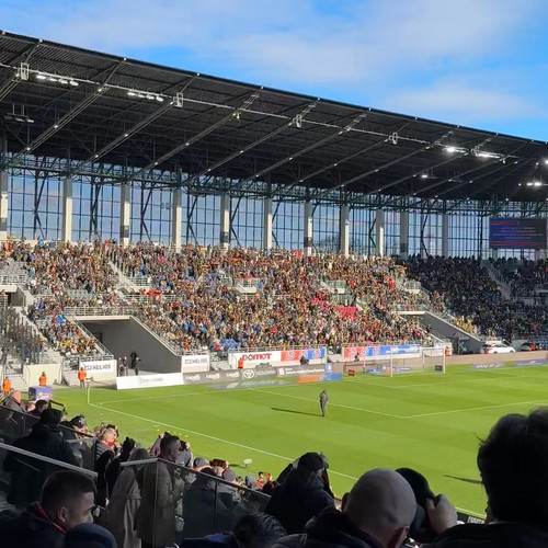 ENex6U3TL1v 9pQ .jpg