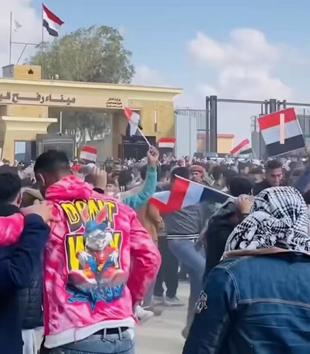 TkBwHu8BgkvhLwbj.jpg