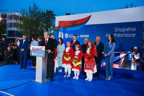 489950599 1207963564032210 8798938834854781335 n.jpg?stp=dst jpg p526x395 tt6& nc cat=103&ccb=1 7& n.jpg