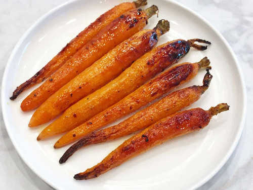 roasted carrots served.jpg
