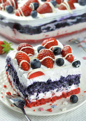 Summer Berry Lasagna 4th of July Lassagna 1.jpg