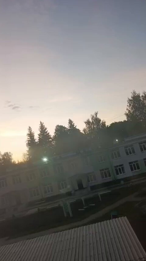 tDH76aiUjvzir QE.jpg