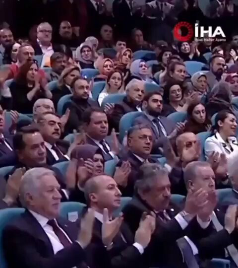 Gde2gBYtA4lFVoNf.jpg