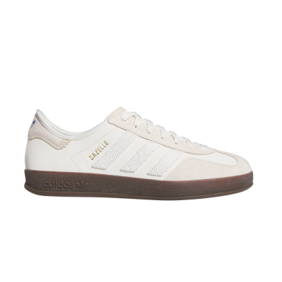 ih3719 1 footwear photography side lateral center view transparent.png.png