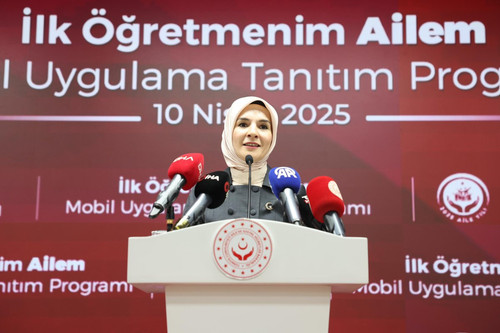 GoK9E2QXoAAjoun.jpg