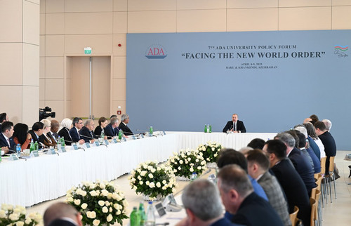 GoFKYd1W0AA98ca.jpg