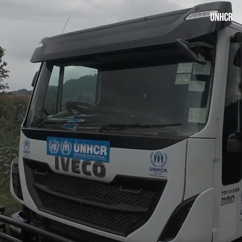 nQ AmpS55Hdm ZE1.jpg