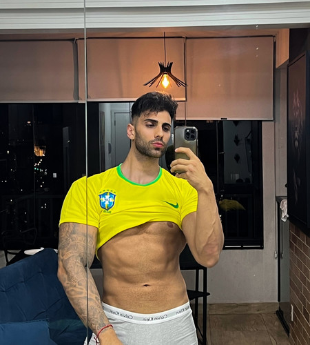 Photo shared by Facundo Antunes 🔥 on January 20, 2025 tagging @facuantunes77. May be a selfie of one.jpg